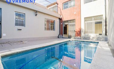 Lisandro Mendez 3400. Triplex en venta de 4 amb. Pileta. Remedios de Escalada.