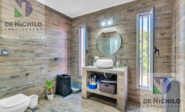 Moderna Casa en  Florencio Varela