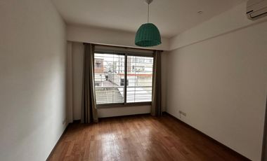 Departamento en venta en Martínez, de 2 ambientes, cochera, baulera.