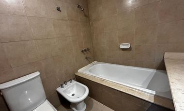 Departamento en venta en Martínez, de 2 ambientes, cochera, baulera.