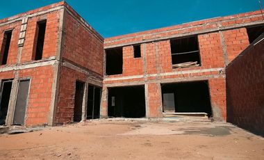 Duplex en Venta de 4 Dormitorios - Barrio San Guillermo