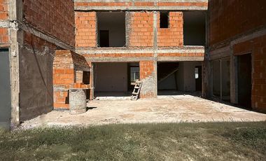 Duplex en Venta de 4 Dormitorios - Barrio San Guillermo