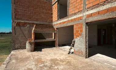 Duplex en Venta de 4 Dormitorios - Barrio San Guillermo