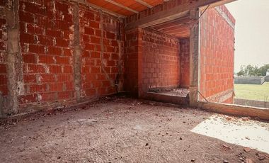 Duplex en Venta de 4 Dormitorios - Barrio San Guillermo