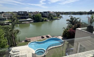 Casa a la laguna en Cabos del Lago, 4 suites y espectacular playroom estilo Hard Rock