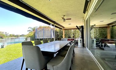 Casa a la laguna en Cabos del Lago, 4 suites y espectacular playroom estilo Hard Rock