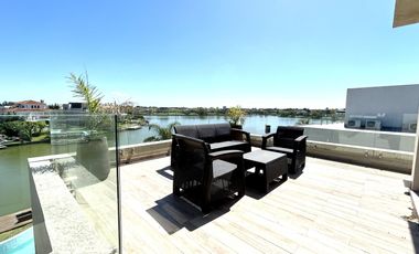 Casa a la laguna en Cabos del Lago, 4 suites y espectacular playroom estilo Hard Rock