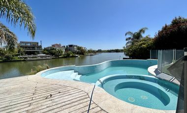 Casa a la laguna en Cabos del Lago, 4 suites y espectacular playroom estilo Hard Rock