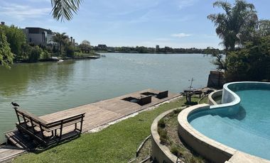 Casa a la laguna en Cabos del Lago, 4 suites y espectacular playroom estilo Hard Rock