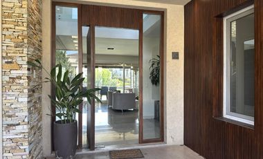 Casa a la laguna en Cabos del Lago, 4 suites y espectacular playroom estilo Hard Rock