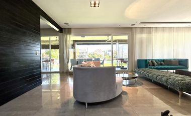 Casa a la laguna en Cabos del Lago, 4 suites y espectacular playroom estilo Hard Rock