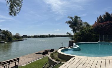 Casa a la laguna en Cabos del Lago, 4 suites y espectacular playroom estilo Hard Rock