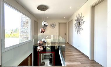 Casa a la laguna en Cabos del Lago, 4 suites y espectacular playroom estilo Hard Rock