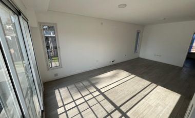 Departamento en venta en La Lonja - con jardín