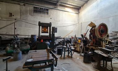 ALQUILER:  GALPON  C/ OFICINAS - FRENTE RUTA 22 - GRAL ROCA