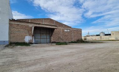 ALQUILER:  GALPON  C/ OFICINAS - FRENTE RUTA 22 - GRAL ROCA