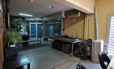 ALQUILER:  GALPON  C/ OFICINAS - FRENTE RUTA 22 - GRAL ROCA