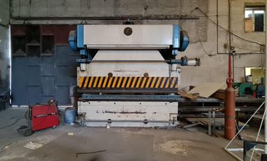 ALQUILER:  GALPON  C/ OFICINAS - FRENTE RUTA 22 - GRAL ROCA