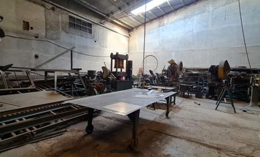 ALQUILER:  GALPON  C/ OFICINAS - FRENTE RUTA 22 - GRAL ROCA