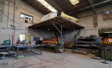 ALQUILER:  GALPON  C/ OFICINAS - FRENTE RUTA 22 - GRAL ROCA