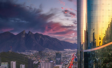 Renta Oficina  en obra gris  en Metropolitan  zona Valle Oriente
