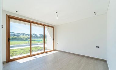 Alquiler casa 4 ambientes Barrio Arenas Chico a estrenar