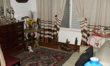 2 DEPARTAMENTOS IMPECABLES DE 2 Y 3 AMB. CON PARQUE Y ENTRADA DE VEHICULO