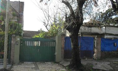 2 DEPARTAMENTOS IMPECABLES DE 2 Y 3 AMB. CON PARQUE Y ENTRADA DE VEHICULO