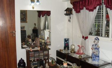 2 DEPARTAMENTOS IMPECABLES DE 2 Y 3 AMB. CON PARQUE Y ENTRADA DE VEHICULO