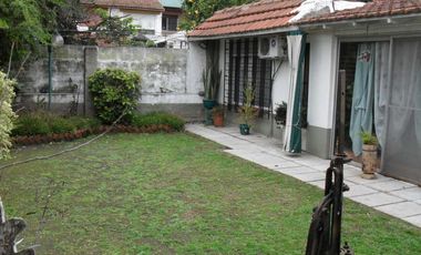 2 DEPARTAMENTOS IMPECABLES DE 2 Y 3 AMB. CON PARQUE Y ENTRADA DE VEHICULO