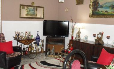 2 DEPARTAMENTOS IMPECABLES DE 2 Y 3 AMB. CON PARQUE Y ENTRADA DE VEHICULO