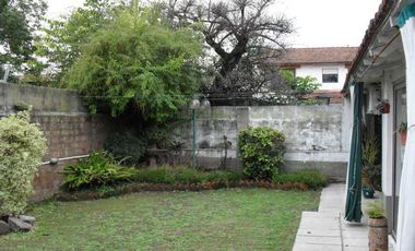 2 DEPARTAMENTOS IMPECABLES DE 2 Y 3 AMB. CON PARQUE Y ENTRADA DE VEHICULO