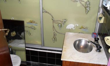 2 DEPARTAMENTOS IMPECABLES DE 2 Y 3 AMB. CON PARQUE Y ENTRADA DE VEHICULO