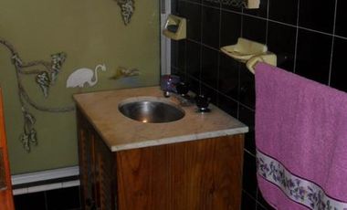 2 DEPARTAMENTOS IMPECABLES DE 2 Y 3 AMB. CON PARQUE Y ENTRADA DE VEHICULO