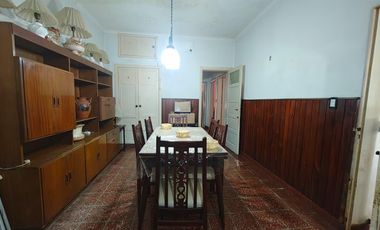 CASA DE 4 AMBIENTES VENTA EN Cabrera  1247 (BANFIELD)