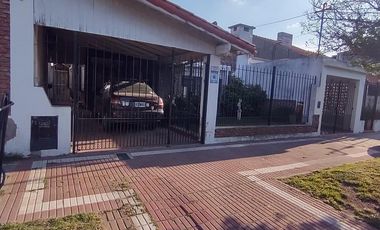 CASA DE 4 AMBIENTES VENTA EN Cabrera  1247 (BANFIELD)