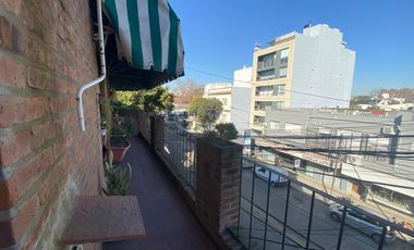 VENTA Duplex 2 ambientes con Terraza propia La Lucila Vte. Lopez