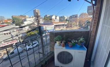 VENTA Duplex 2 ambientes con Terraza propia La Lucila Vte. Lopez