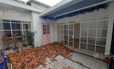 Casa en PB, 3 Amb. con Cochera y Patio (Ideal Mejoras o Uso Comercial)