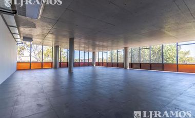 Venta de oficina de 238 m2 en San Isidro