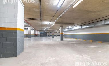Venta de oficina de 238 m2 en San Isidro