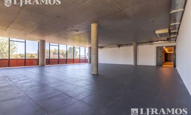 Venta de oficina de 238 m2 en San Isidro