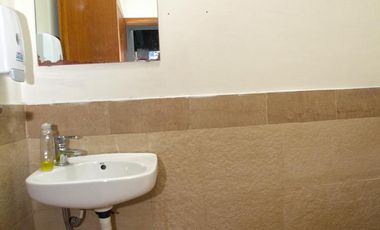 Oficinas en alquiler en Beccar - Centro Uruguay Norte - En Planta Baja con 5 cocheras