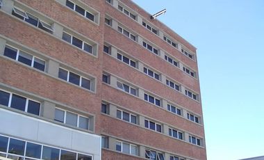 Oficinas en alquiler en Beccar - Centro Uruguay Norte - En Planta Baja con 5 cocheras