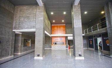 Oficinas en alquiler en Beccar - Centro Uruguay Norte - En Planta Baja con 5 cocheras