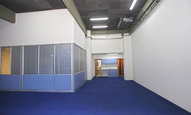 Oficinas en alquiler en Beccar - Centro Uruguay Norte - En Planta Baja con 5 cocheras