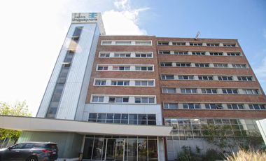 Oficinas en alquiler en Beccar - Centro Uruguay Norte - En Planta Baja con 5 cocheras