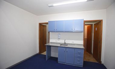 Oficinas en alquiler en Beccar - Centro Uruguay Norte - En Planta Baja con 5 cocheras