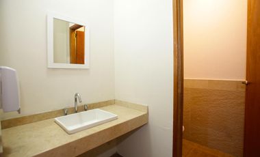 Oficinas en alquiler en Beccar - Centro Uruguay Norte - En Planta Baja con 5 cocheras