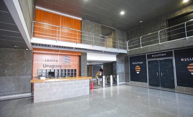 Oficinas en alquiler en Beccar - Centro Uruguay Norte - En Planta Baja con 5 cocheras